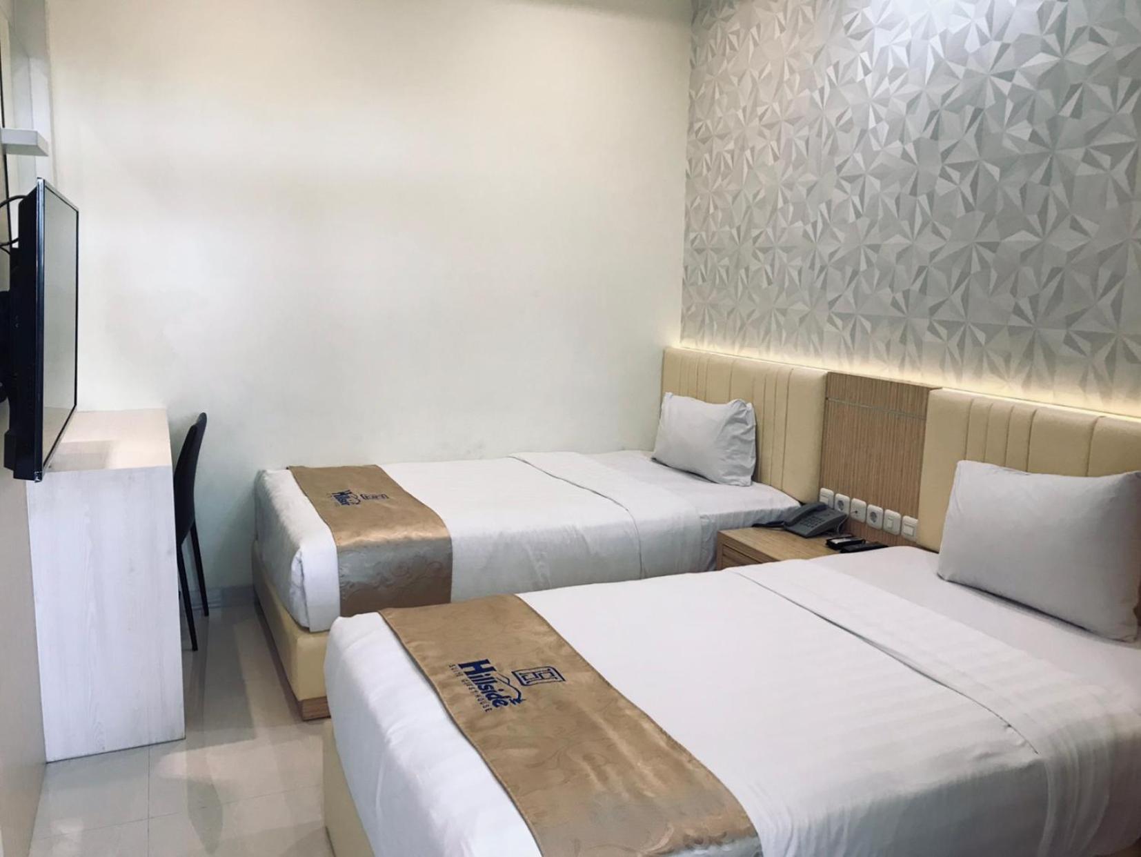 Hillside Suite Guest House Malang Exterior photo